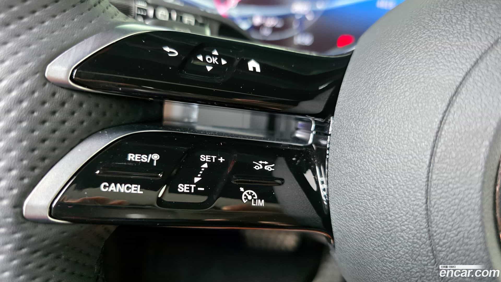 GLC-Class Mercedes-Benz 2025.2-OPTION-040