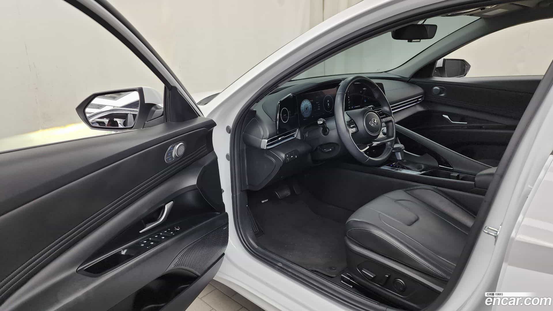 AVANTE Hyundai 2023.0-INNER-010