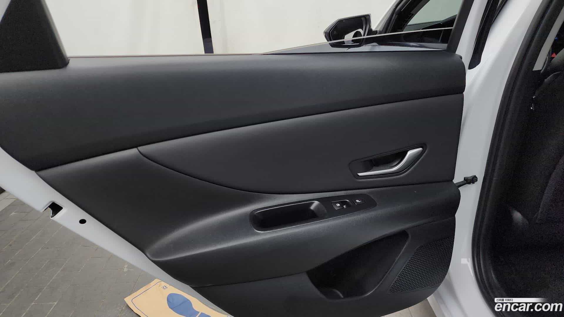 AVANTE Hyundai 2023.0-INNER-035