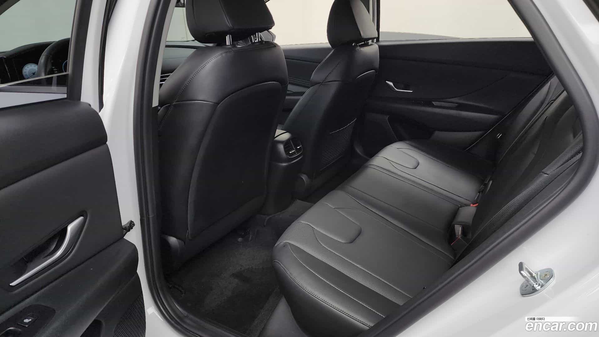 AVANTE Hyundai 2023.0-INNER-036