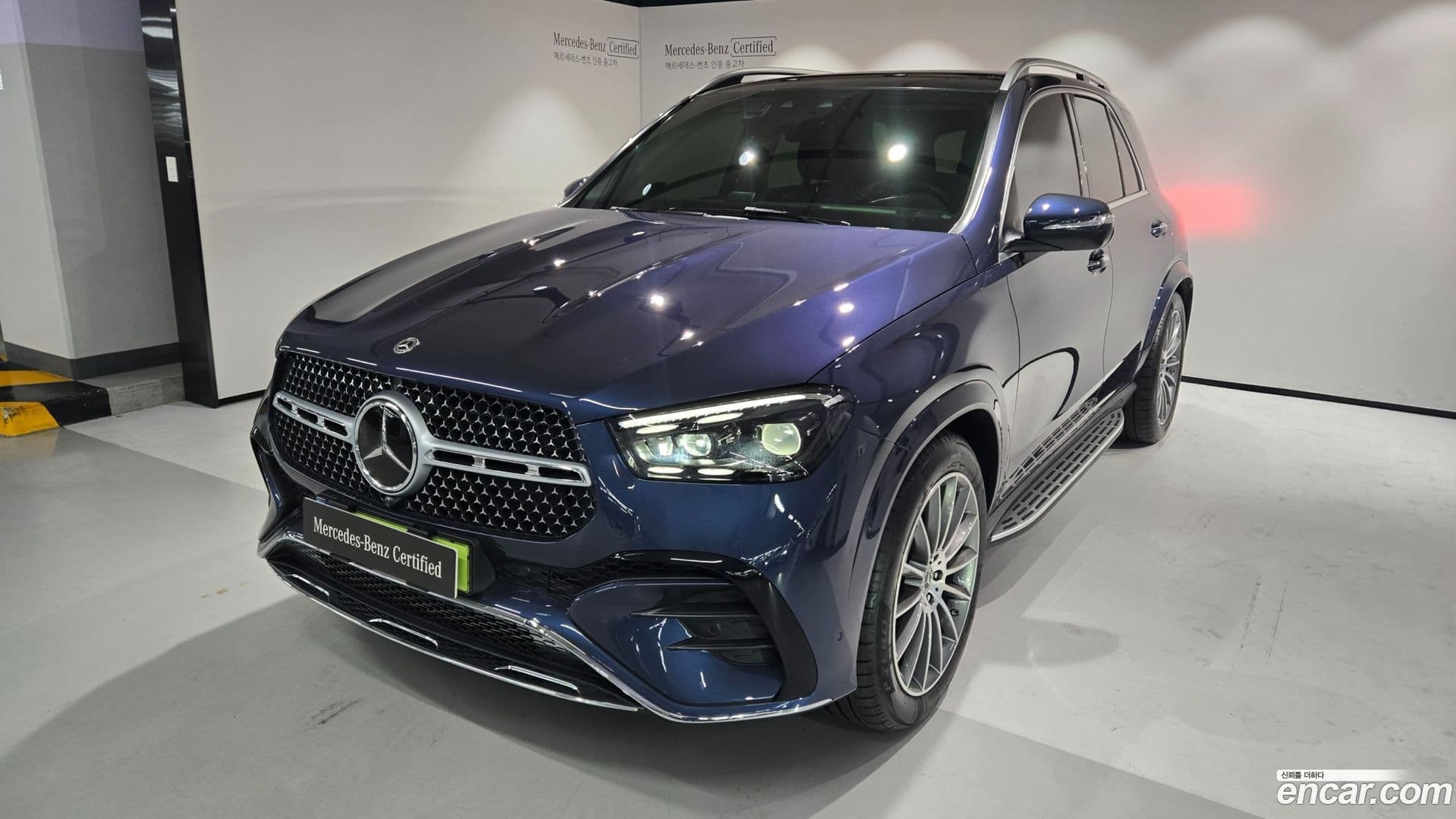 Main__Slider__Photo:GLE-Class Mercedes-Benz 2025.5-0