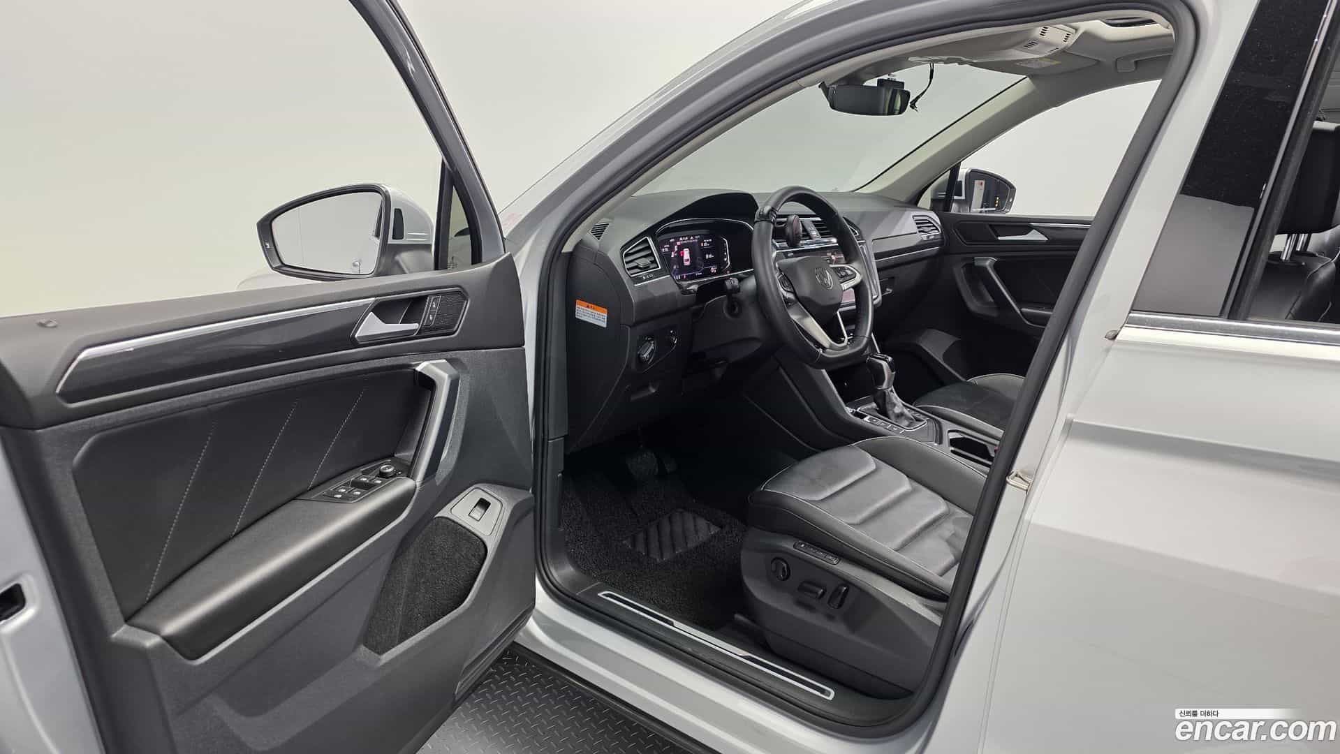 Tiguan Volkswagen 2021.7-INNER-010