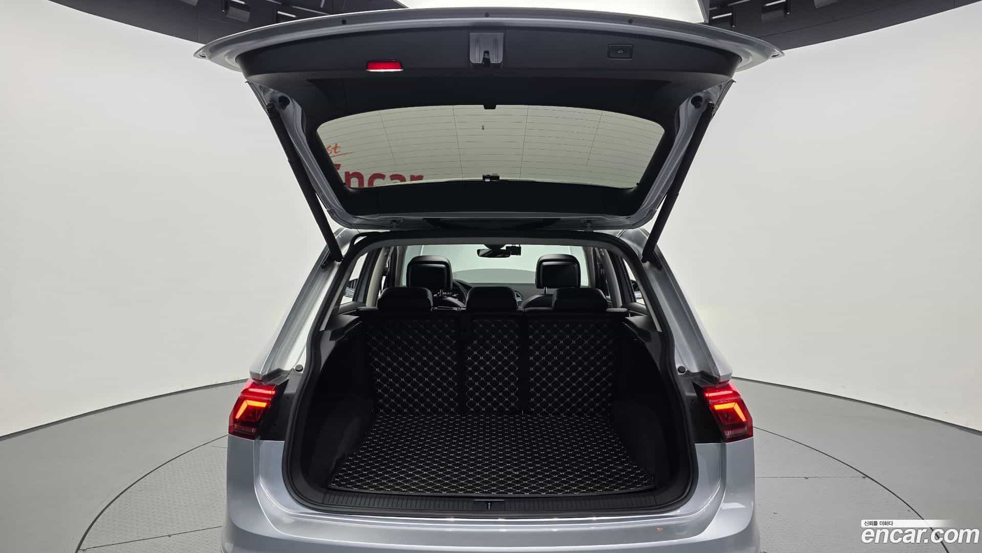 Tiguan Volkswagen 2021.7-OPTION-024