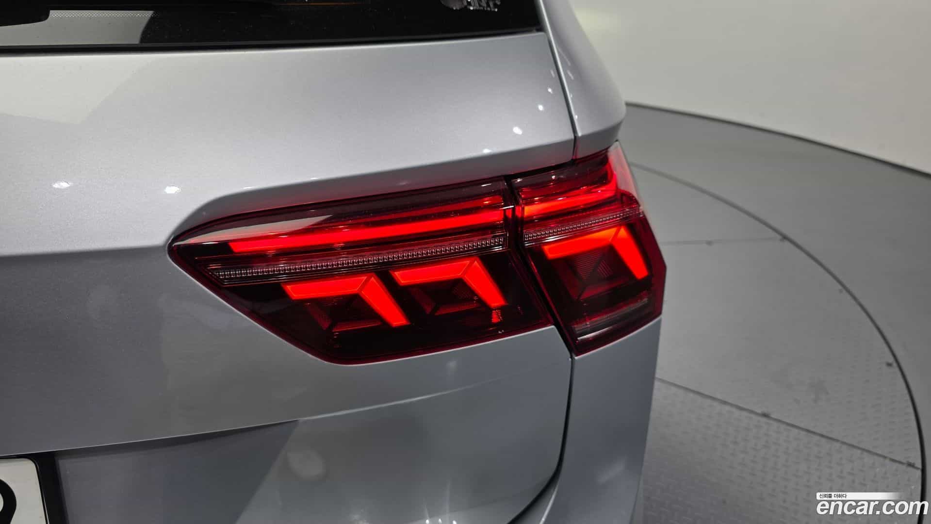 Tiguan Volkswagen 2021.7-OUTER-033