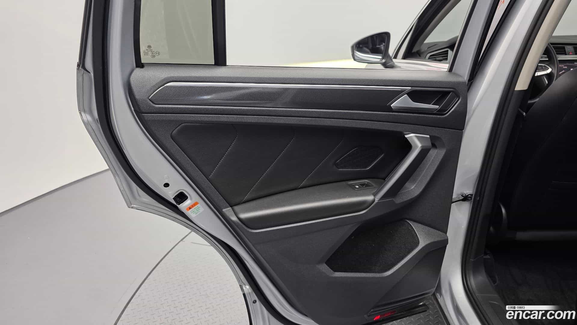 Tiguan Volkswagen 2021.7-INNER-034