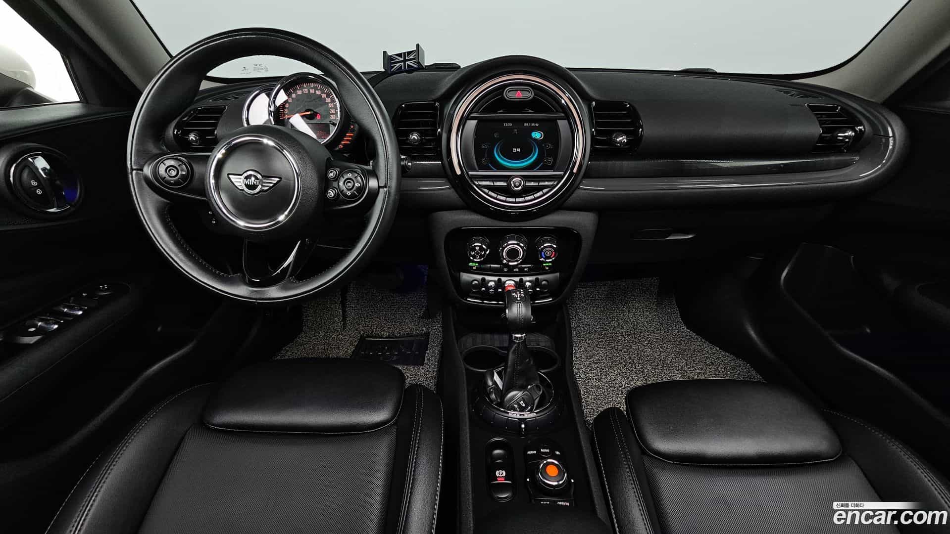 Clubman Mini 2017.10-INNER-007