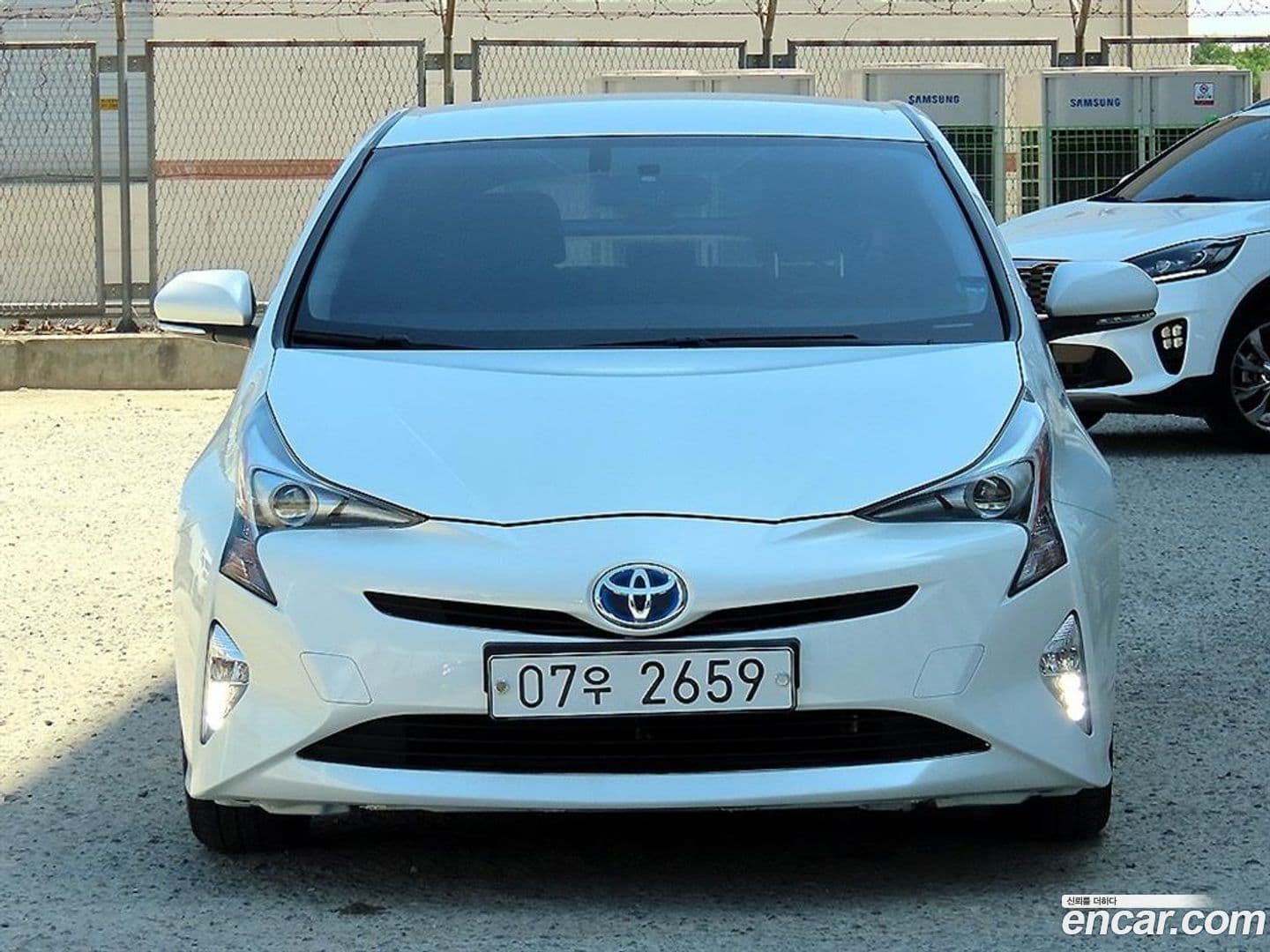Main__Slider__Photo:Prius Toyota 2018.6-0
