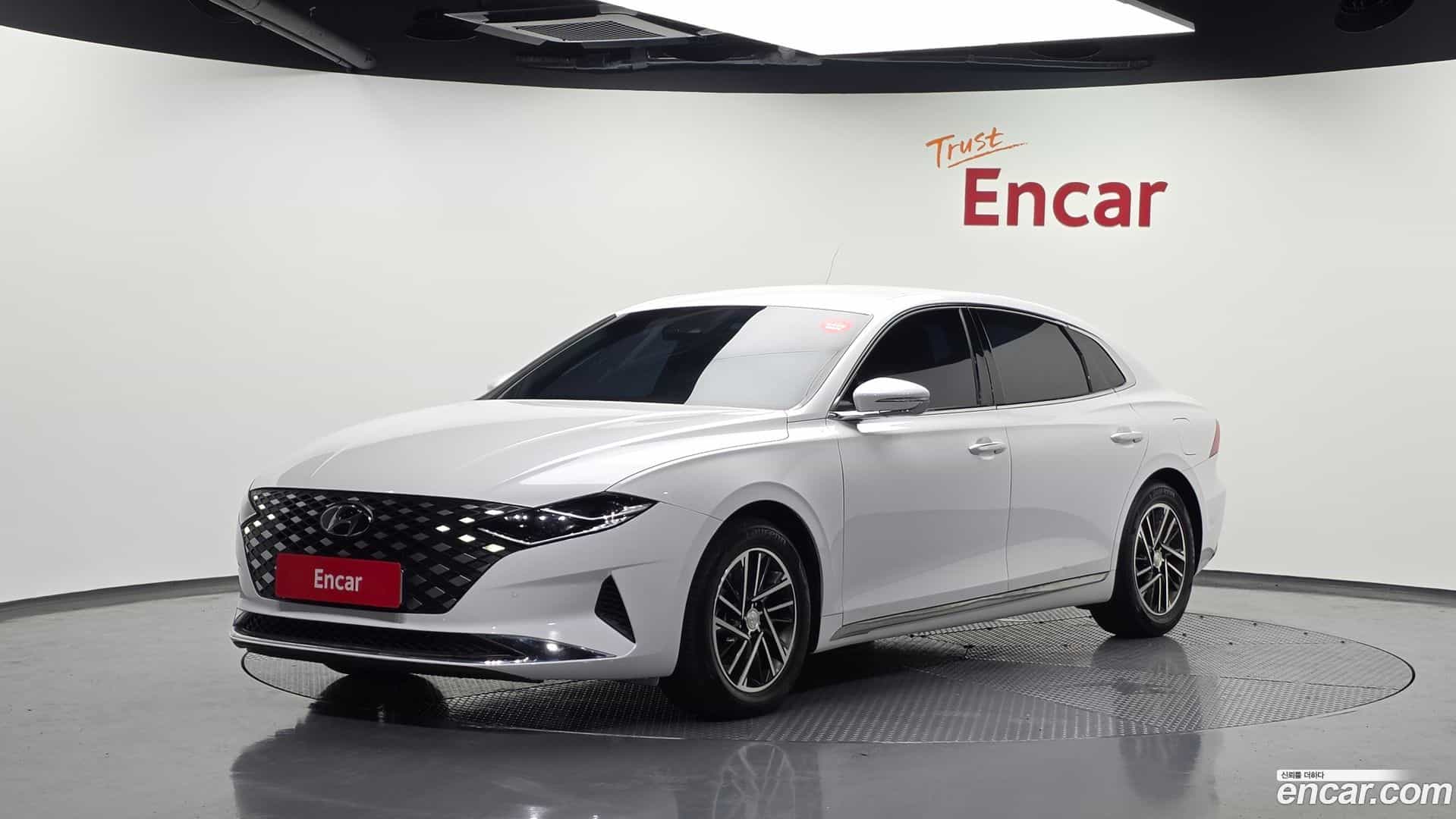Grandeur Hyundai 2022.3-OUTER-001
