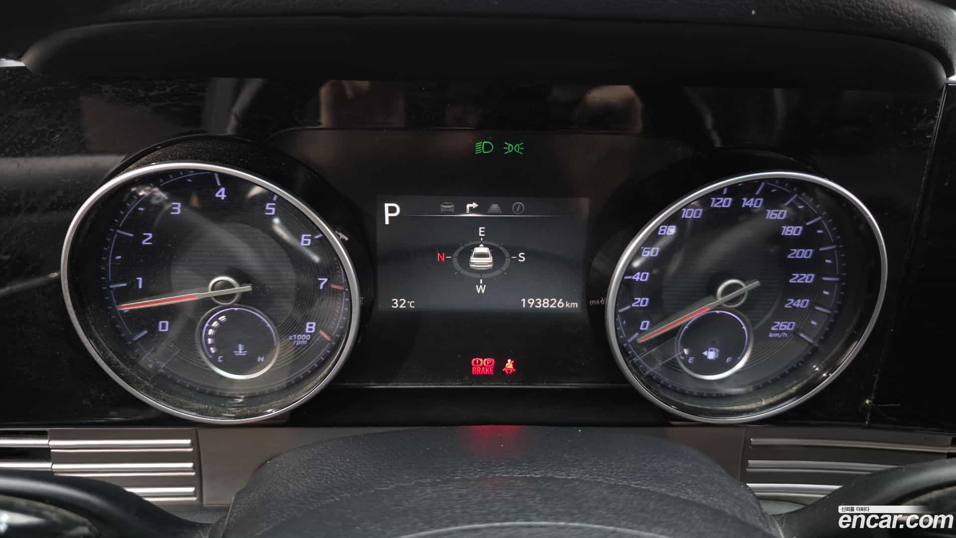 Grandeur Hyundai 2022.3-INNER-008