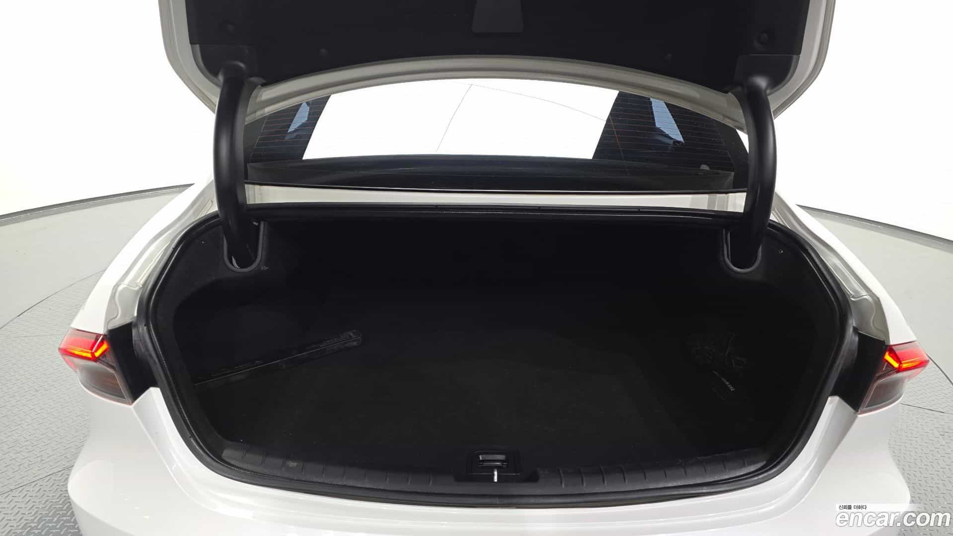 Grandeur Hyundai 2022.3-OPTION-024