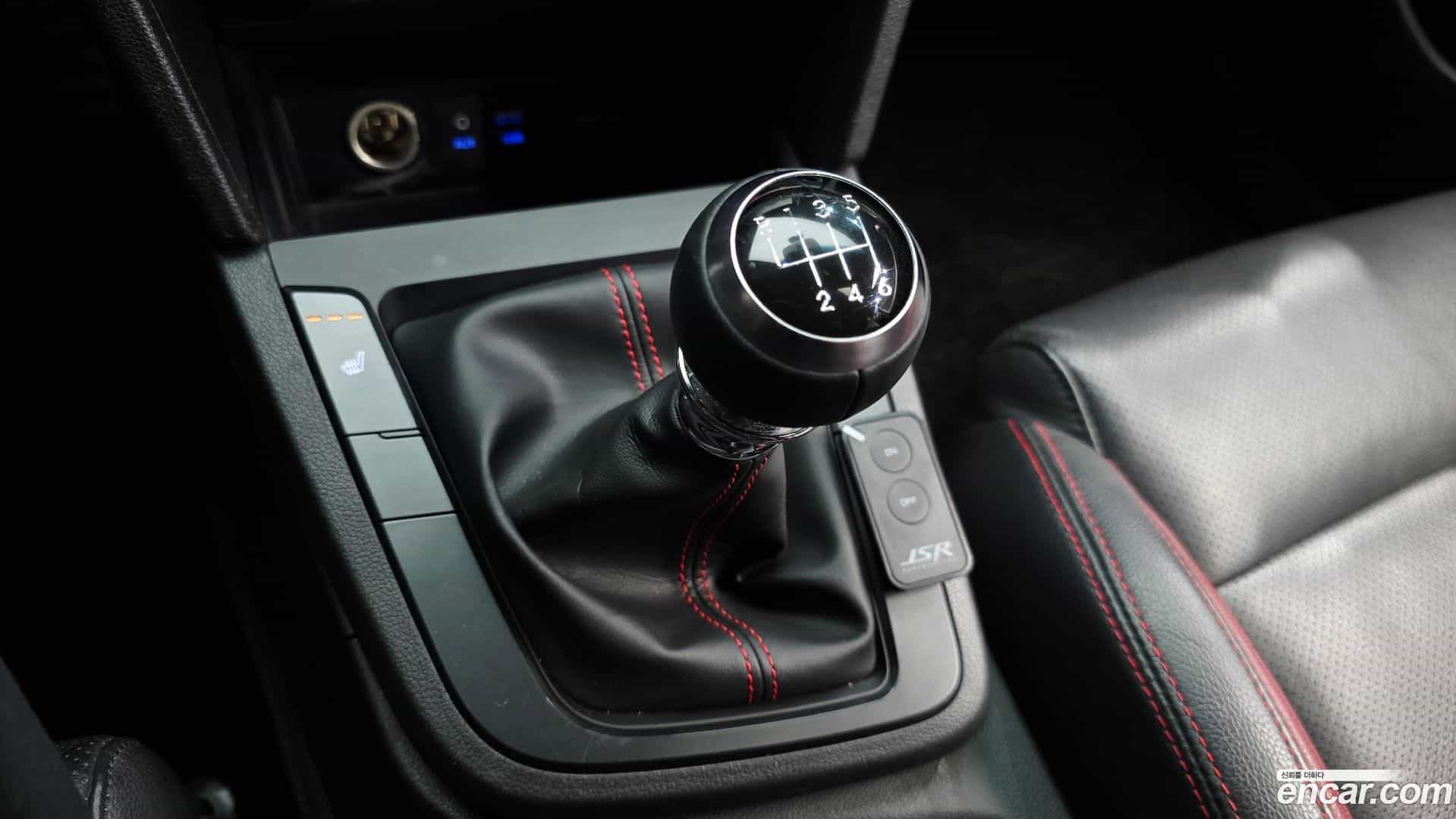 AVANTE Hyundai 2018.2-INNER-009