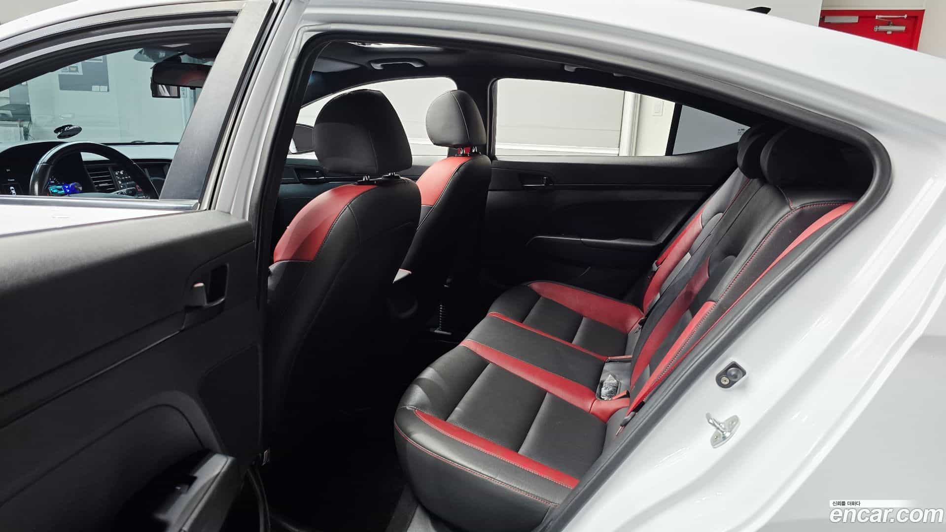 AVANTE Hyundai 2018.2-OPTION-015