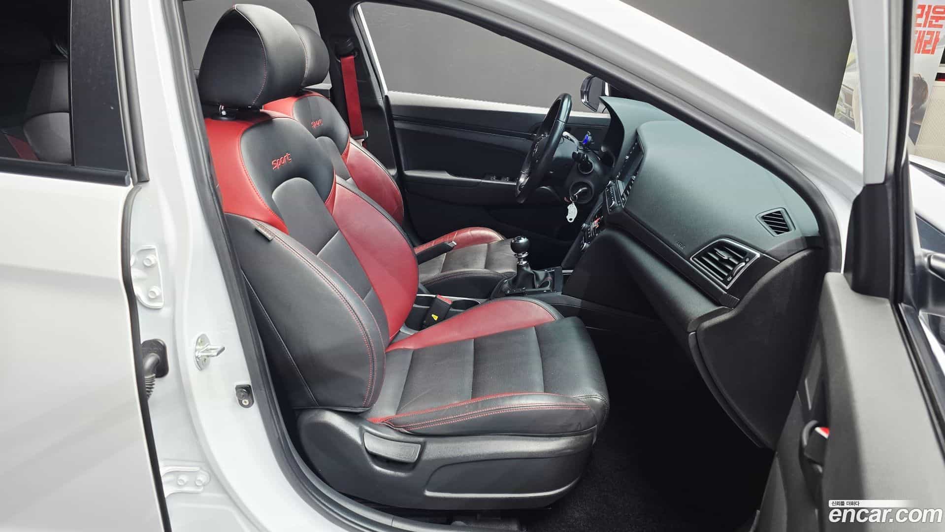 AVANTE Hyundai 2018.2-OPTION-016