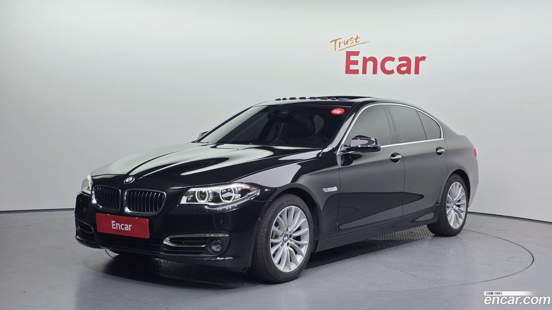 Main__Slider__Photo:5-Series BMW 2016.3-0
