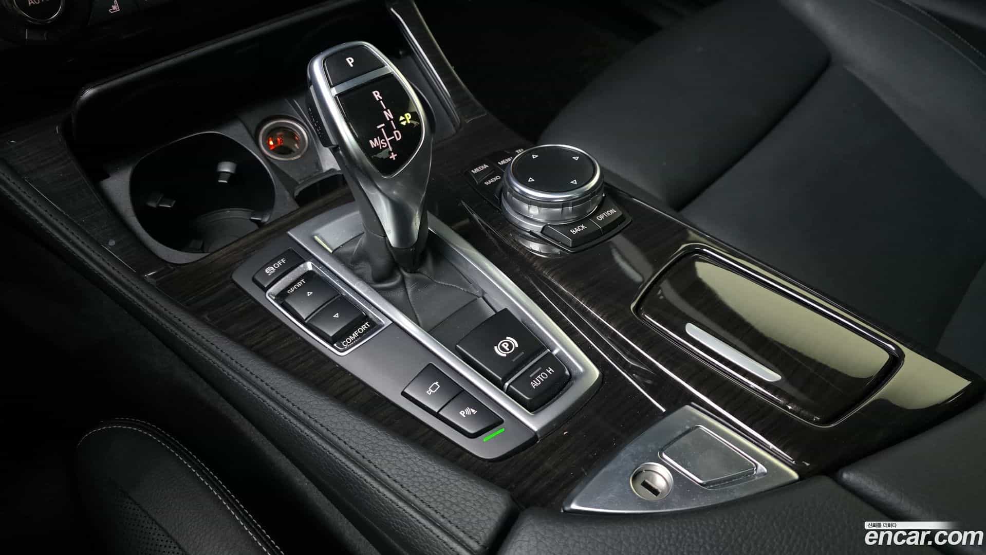 5-Series BMW 2016.3-INNER-009