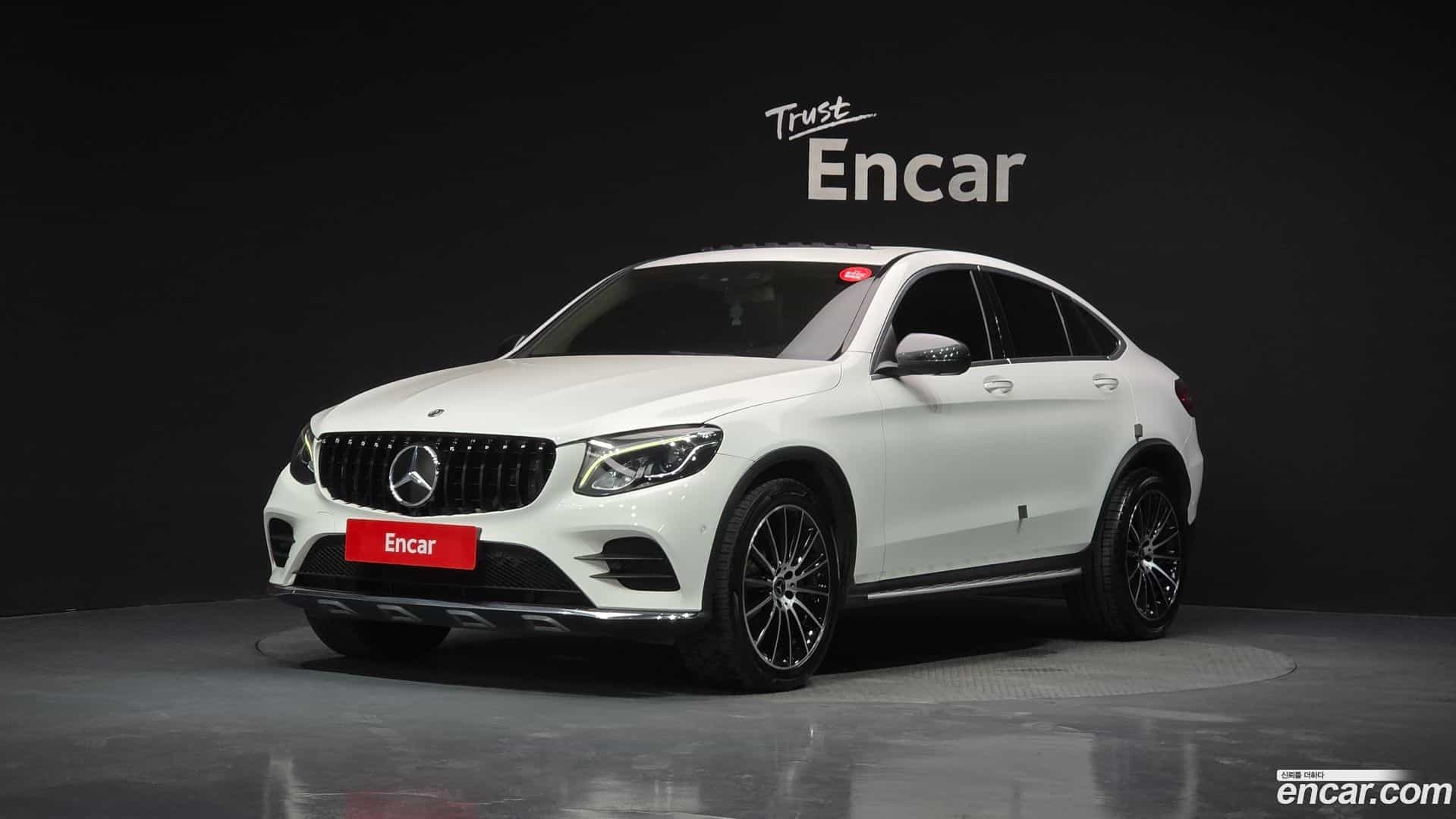 GLC-Class Mercedes-Benz 2017.11-OUTER-001