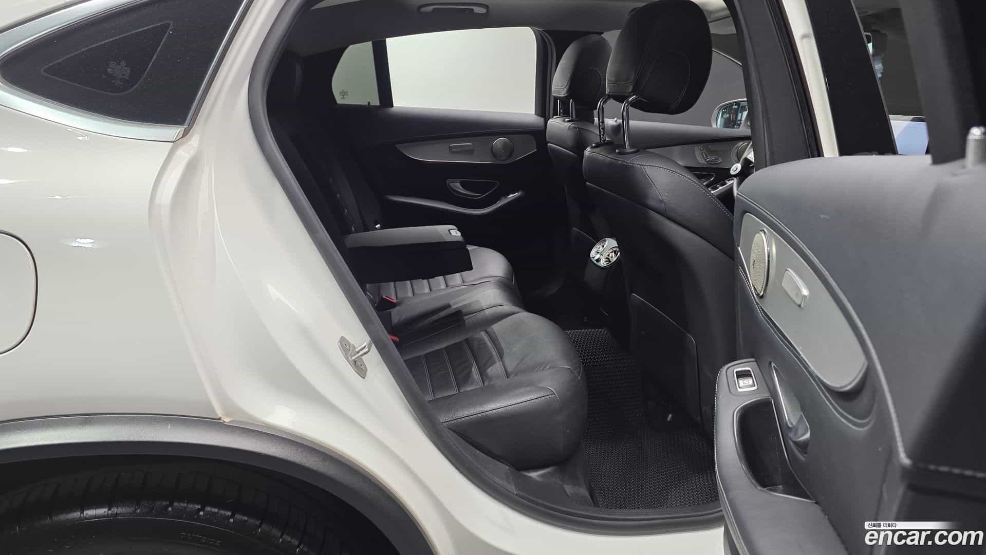 GLC-Class Mercedes-Benz 2017.11-OPTION-016