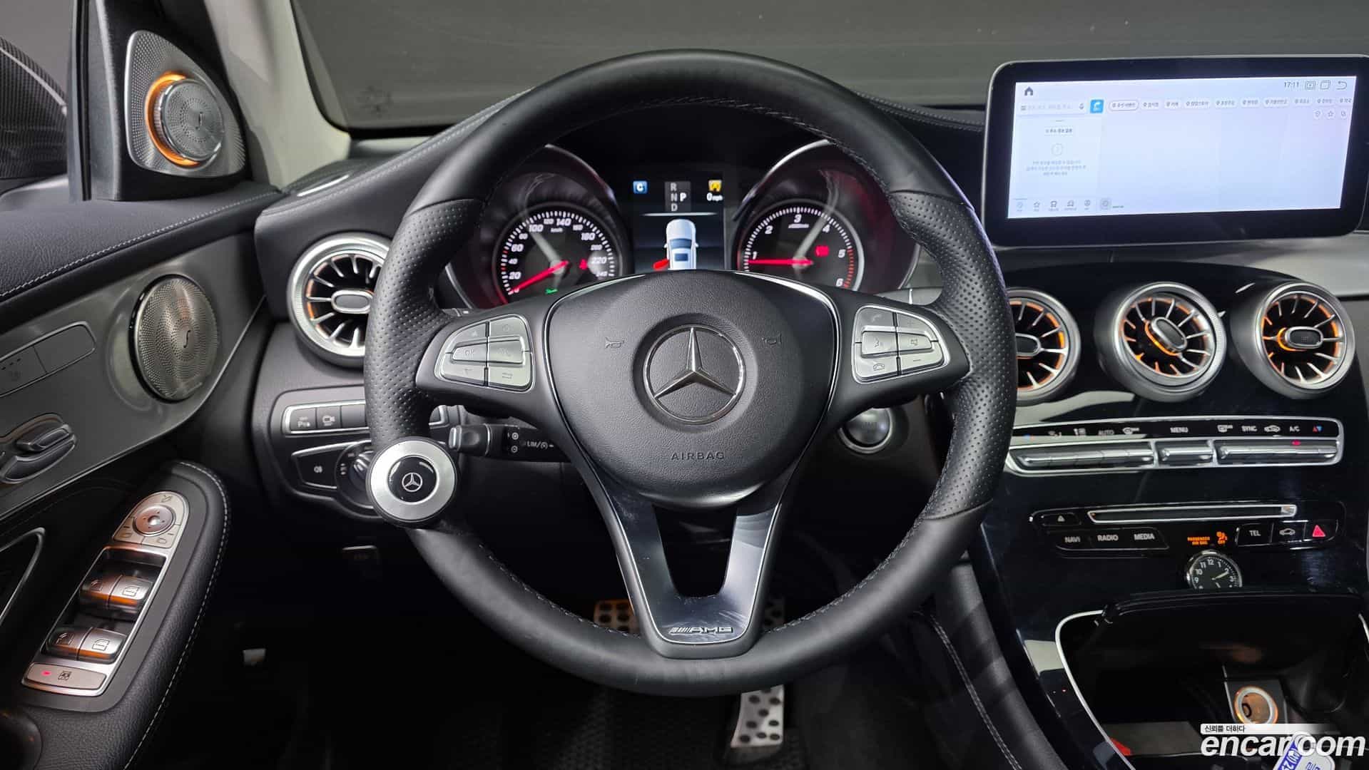 GLC-Class Mercedes-Benz 2017.11-OPTION-017