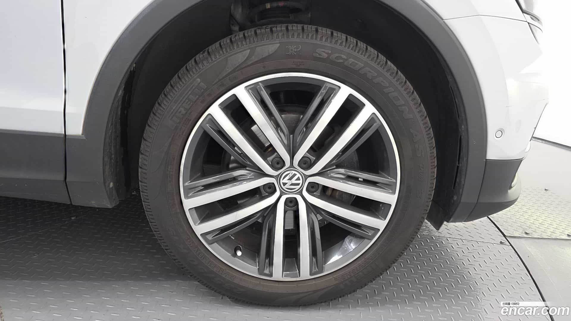 Tiguan Volkswagen 2018.10-OUTER-005