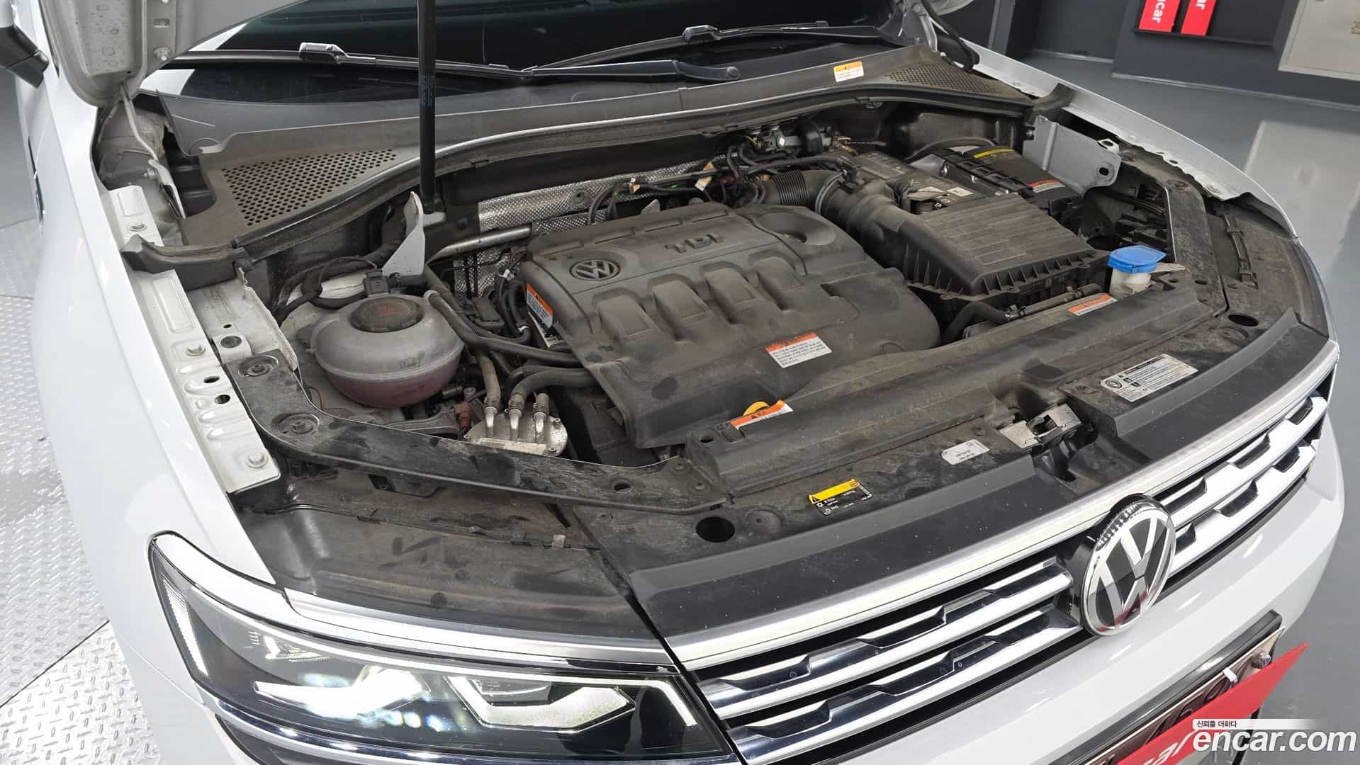 Tiguan Volkswagen 2018.10-OUTER-006