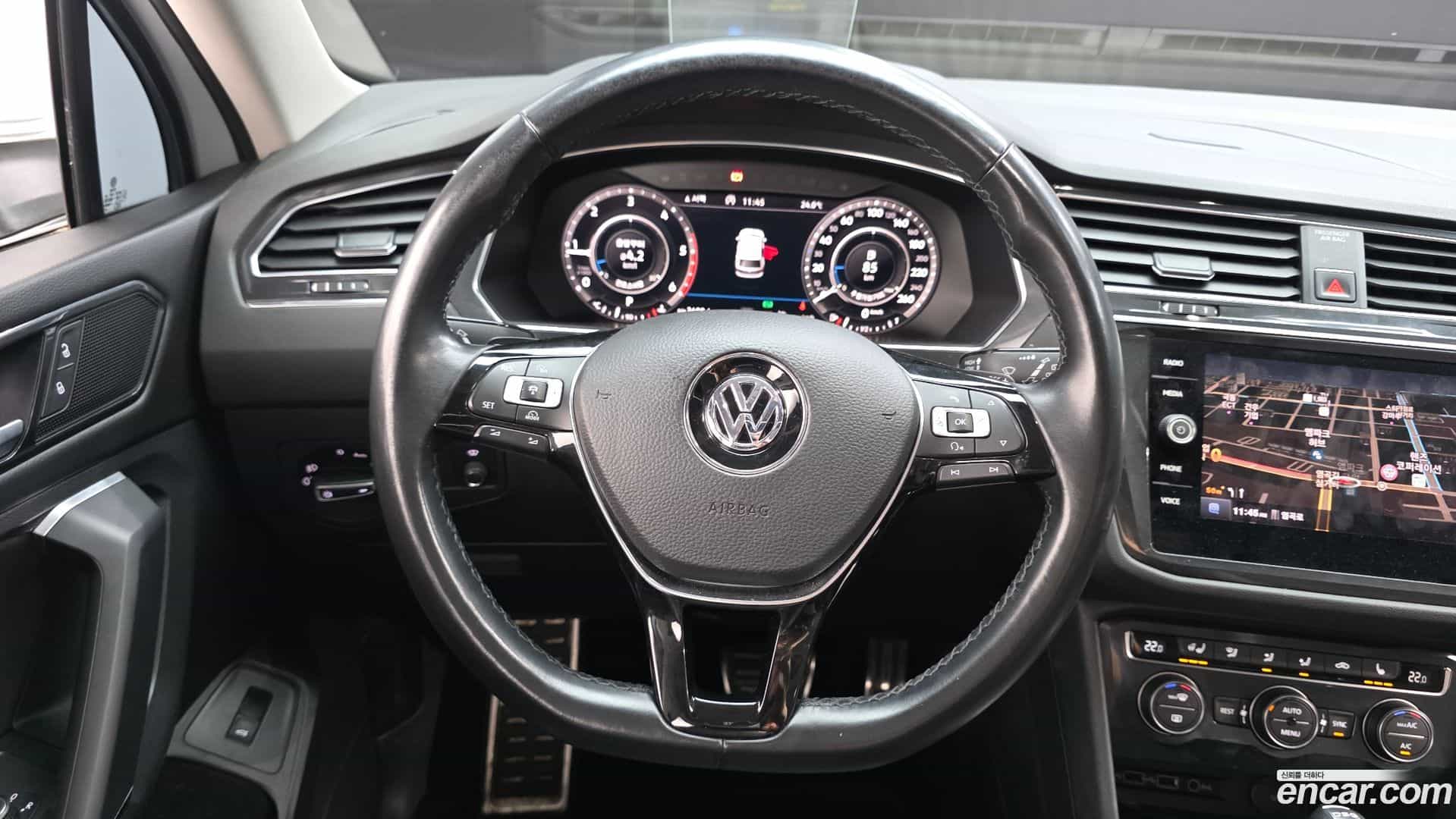 Tiguan Volkswagen 2018.10-OPTION-017
