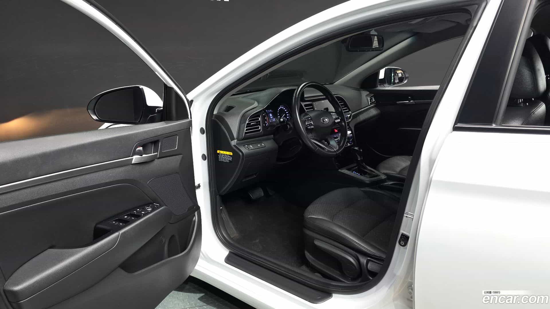 AVANTE Hyundai 2019.9-INNER-010
