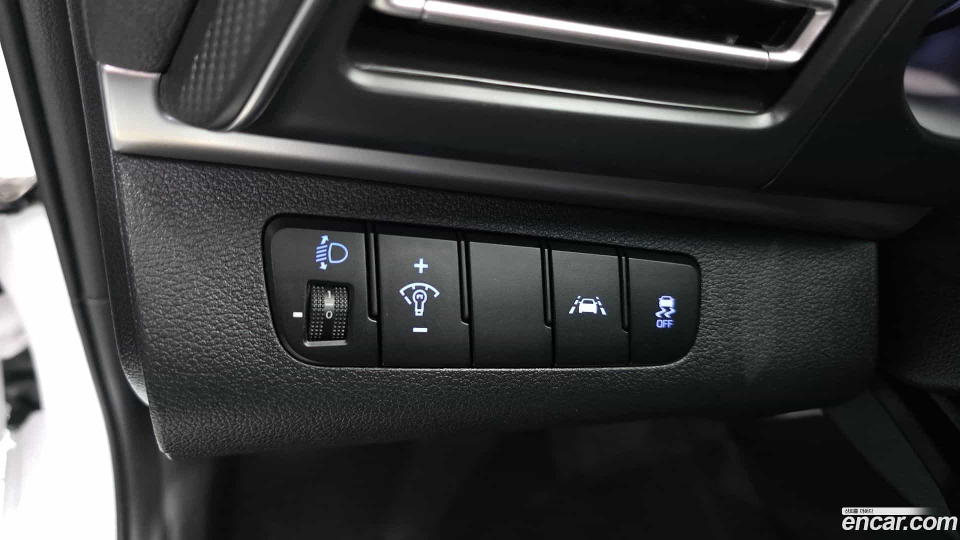 AVANTE Hyundai 2019.9-OPTION-021