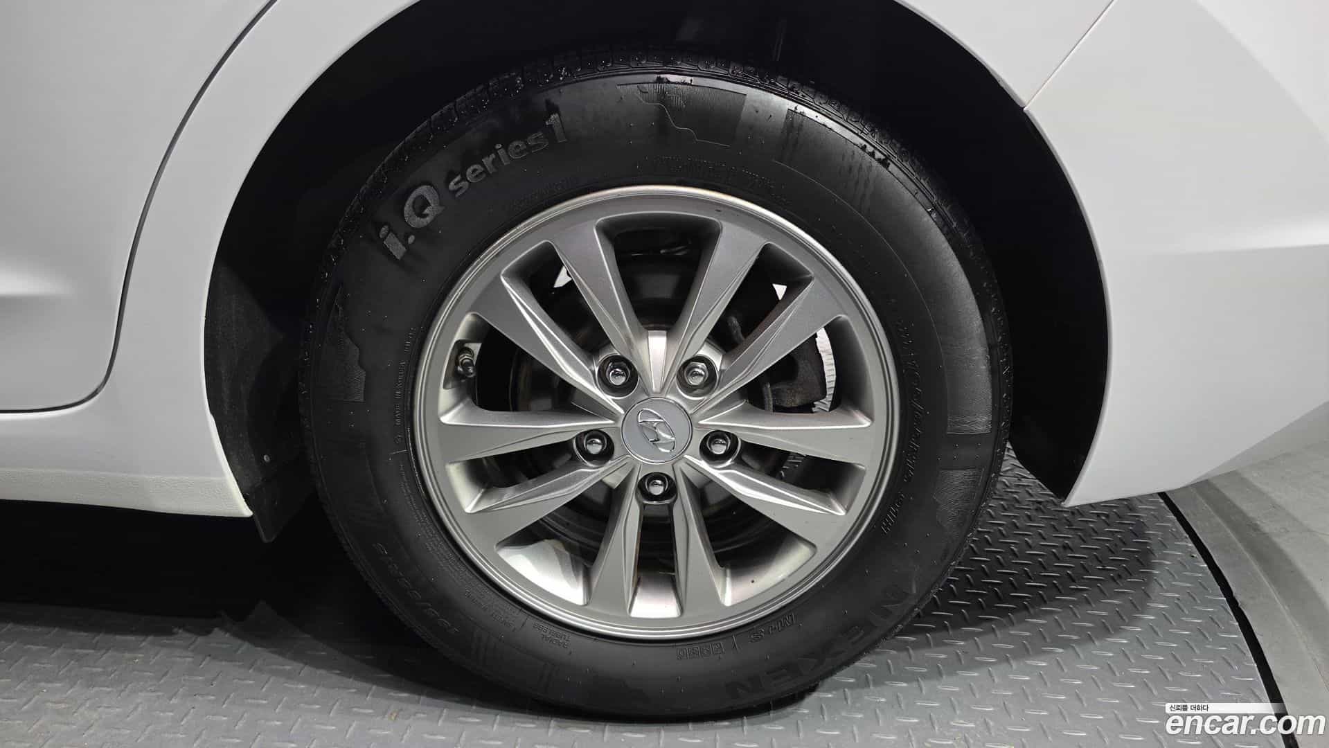 AVANTE Hyundai 2019.9-OUTER-031