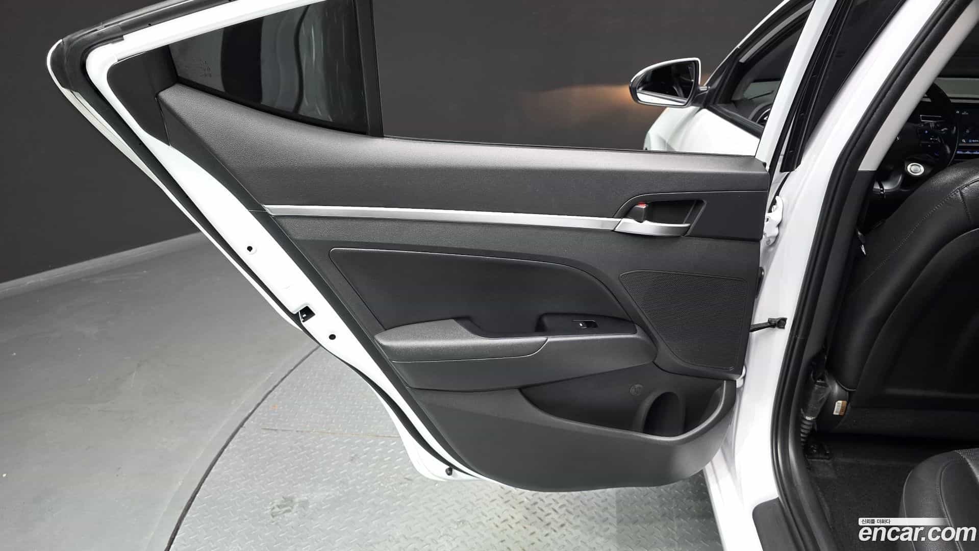 AVANTE Hyundai 2019.9-INNER-035