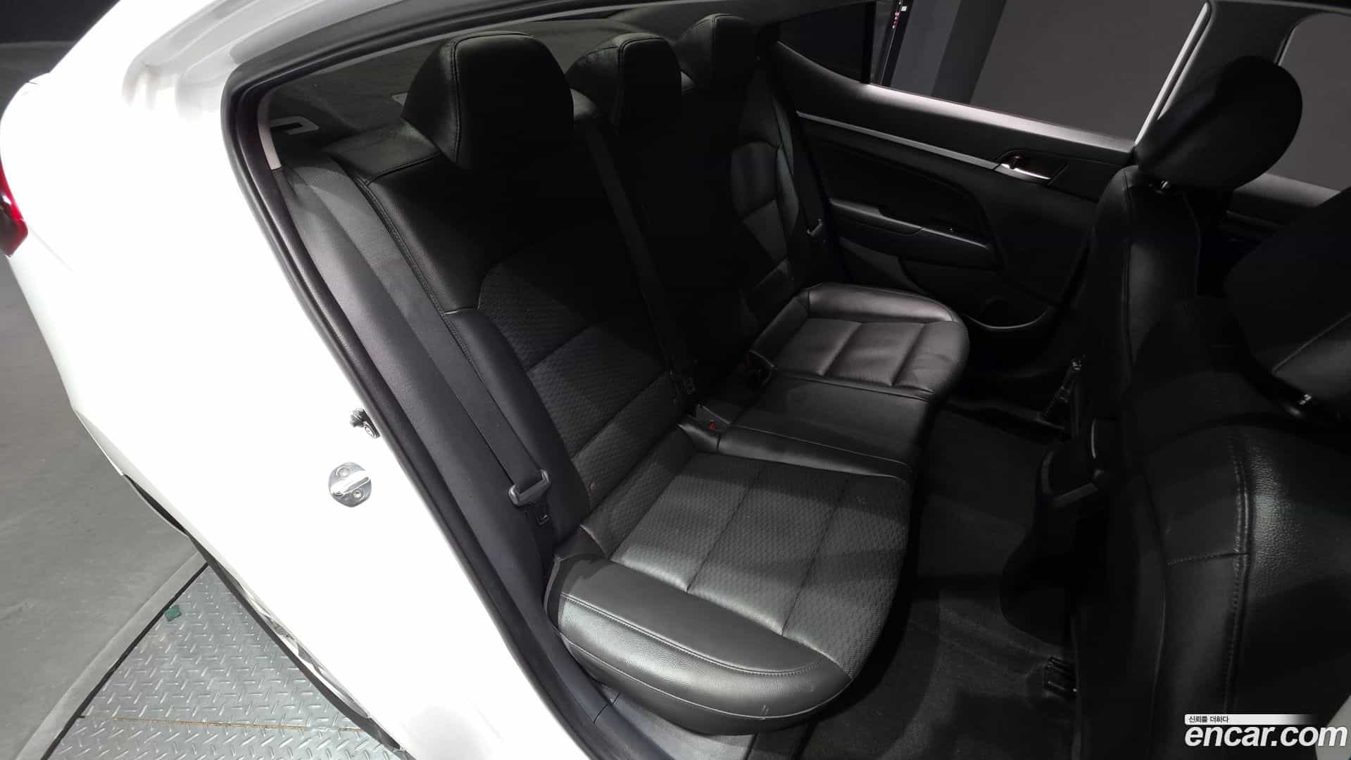 AVANTE Hyundai 2019.9-INNER-036