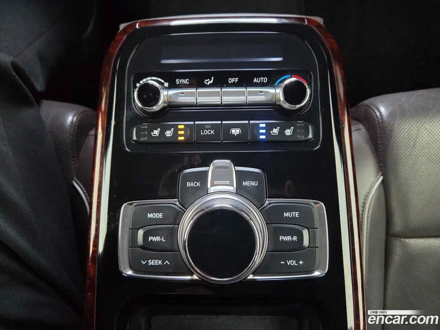 EQ900 Genesis 2016.4-OPTION-017