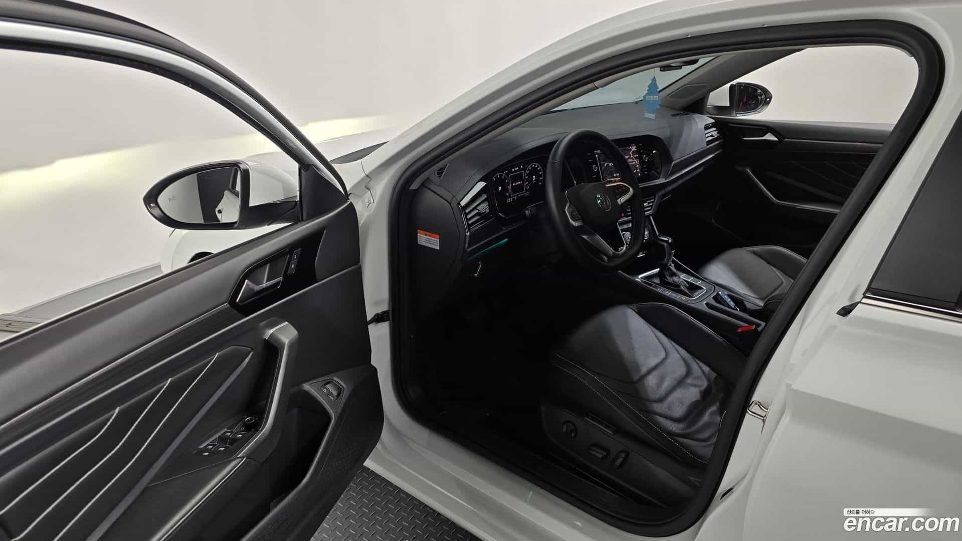 Jetta Volkswagen 2023.11-INNER-010