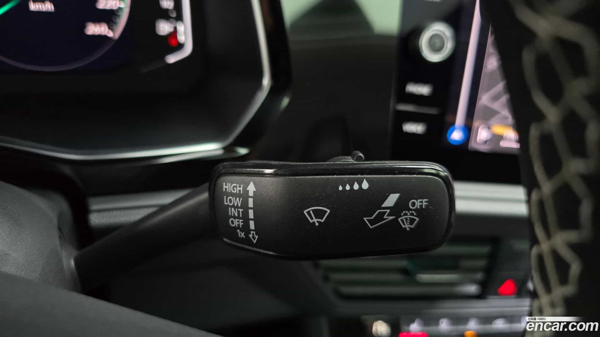 Jetta Volkswagen 2023.11-OPTION-024