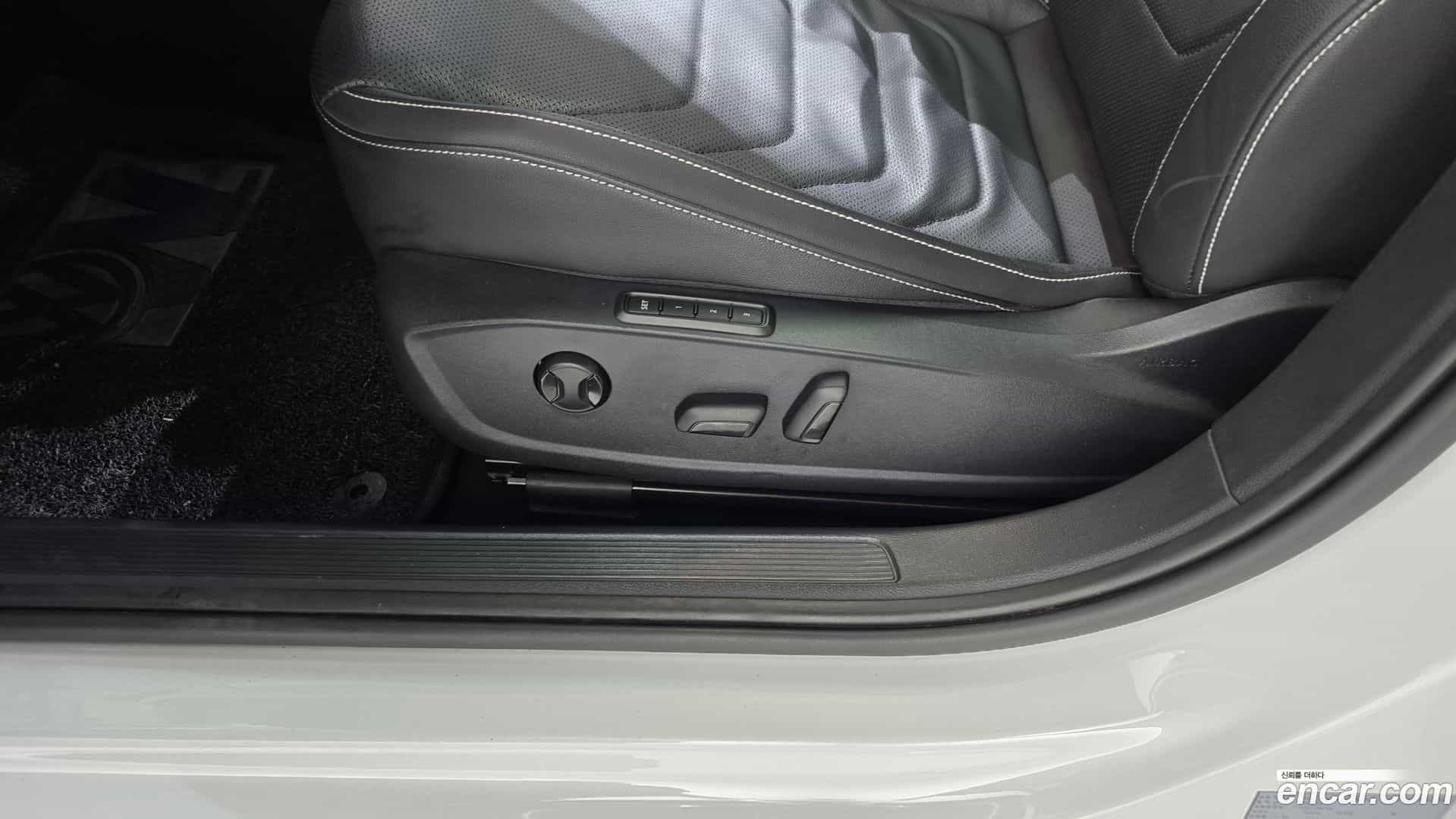 Jetta Volkswagen 2023.11-OPTION-042