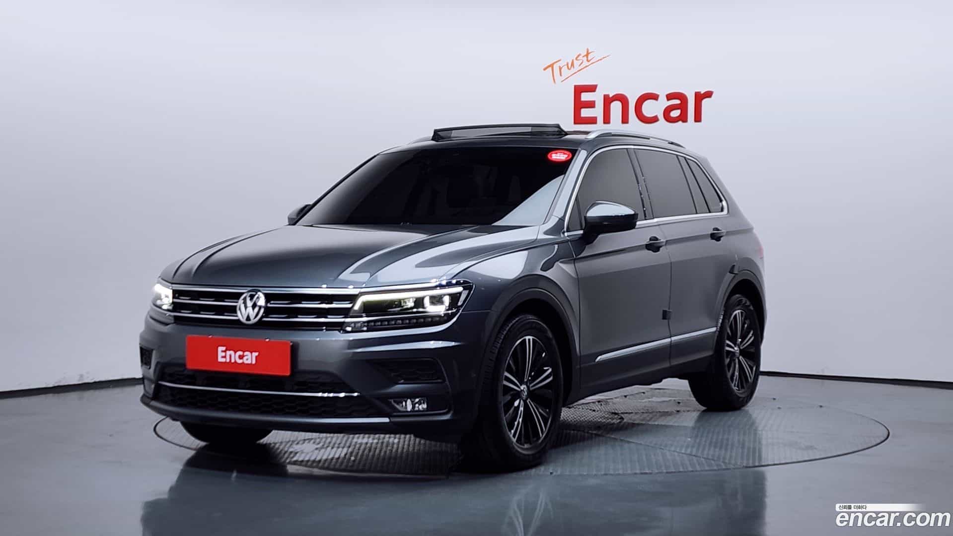 Tiguan Volkswagen 2020.10-OUTER-001