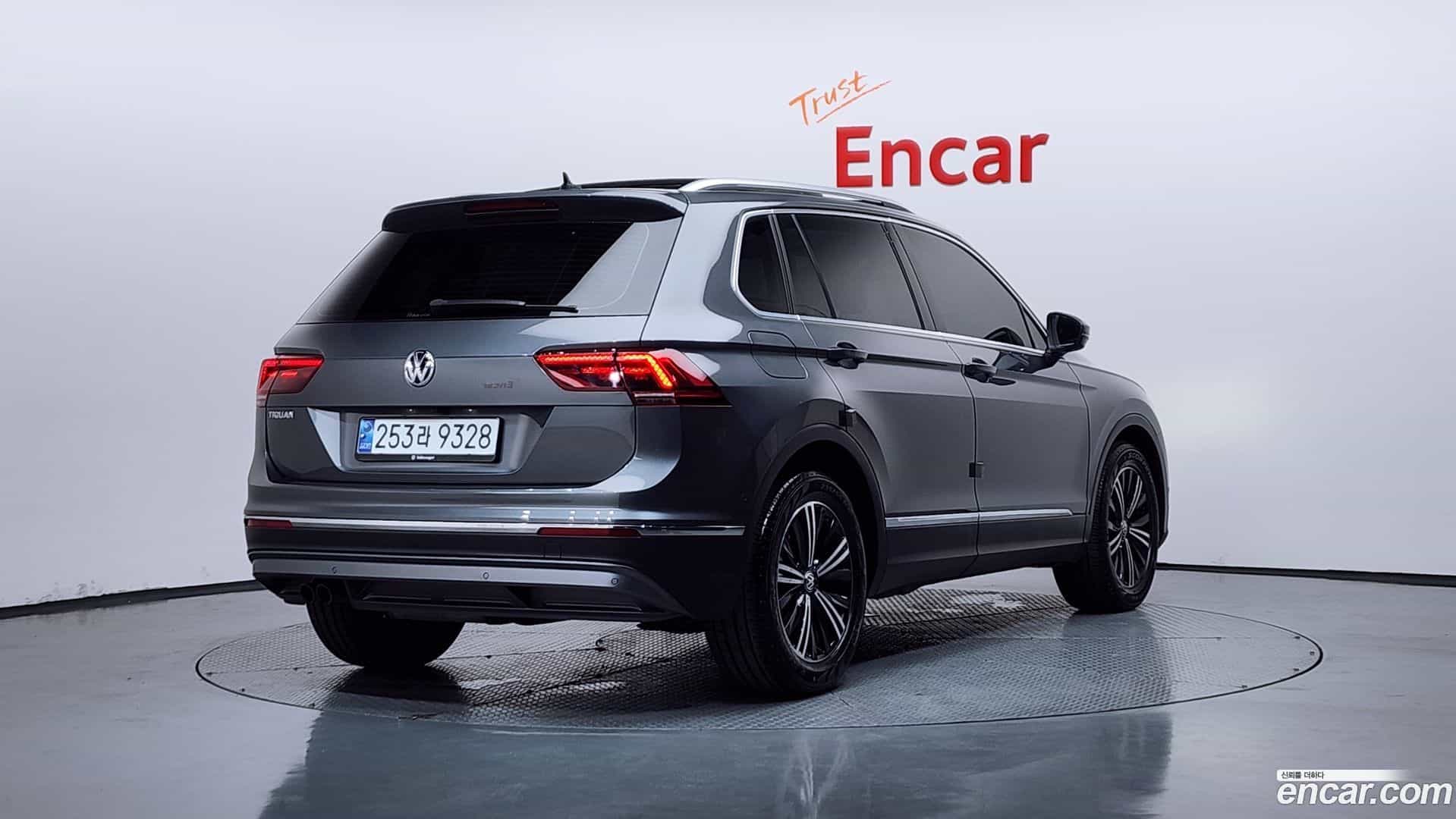 Tiguan Volkswagen 2020.10-OUTER-002