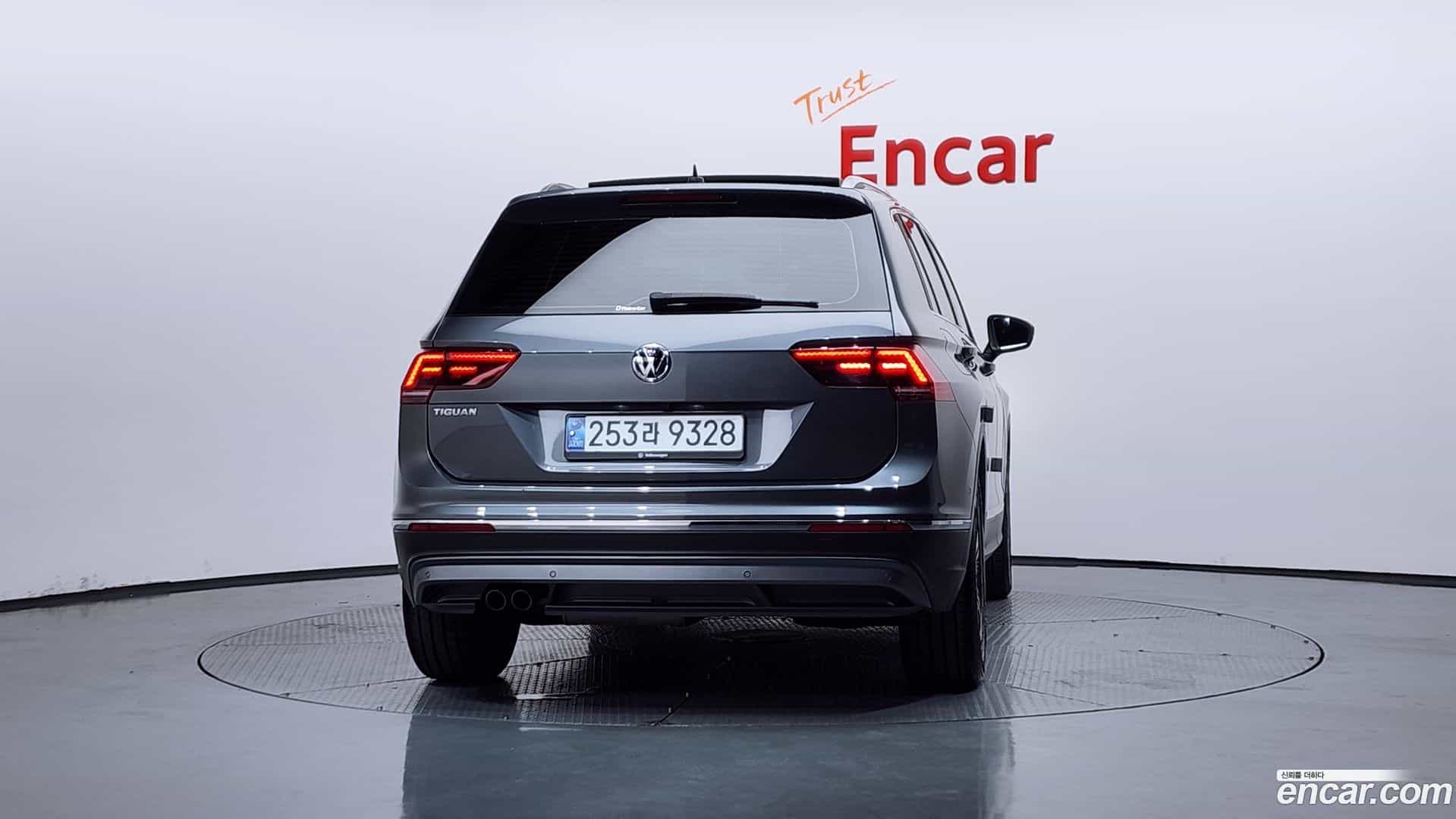 Tiguan Volkswagen 2020.10-OUTER-004
