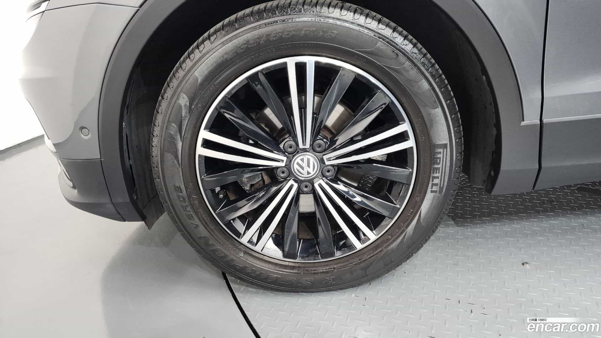 Tiguan Volkswagen 2020.10-OUTER-005