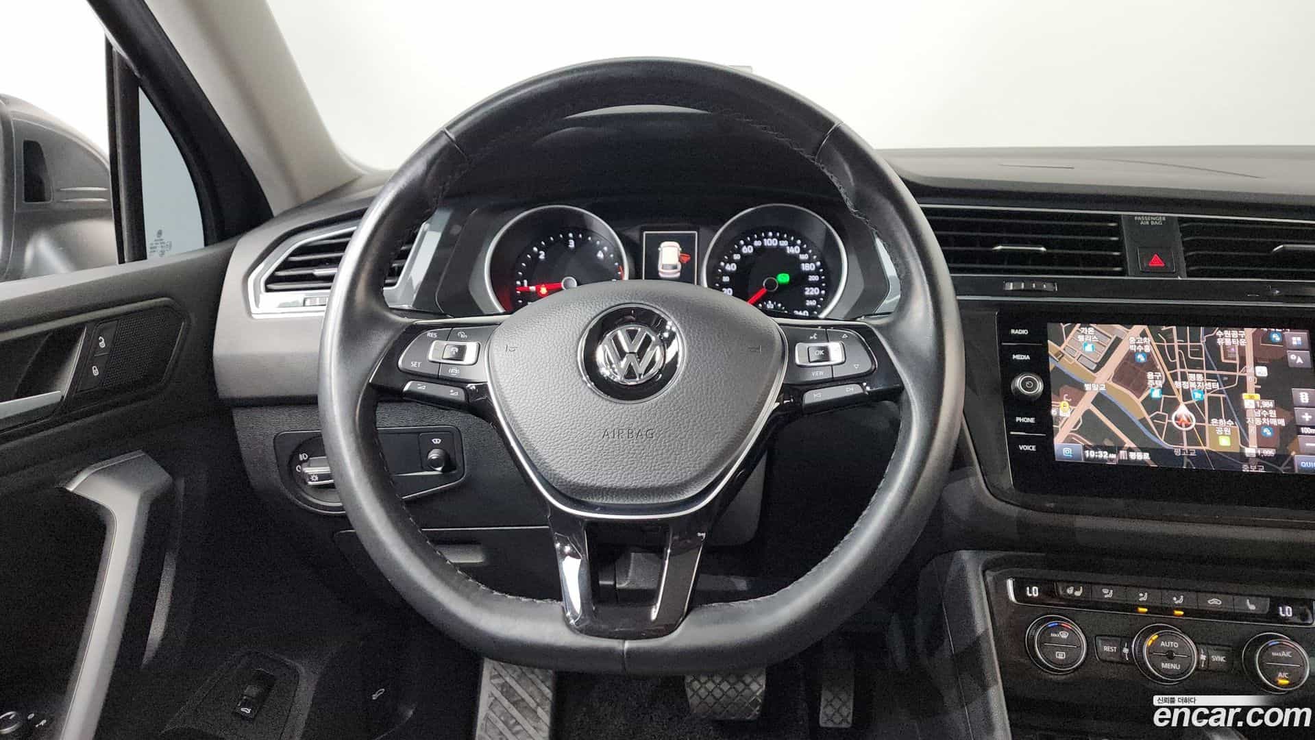 Tiguan Volkswagen 2020.10-OPTION-017