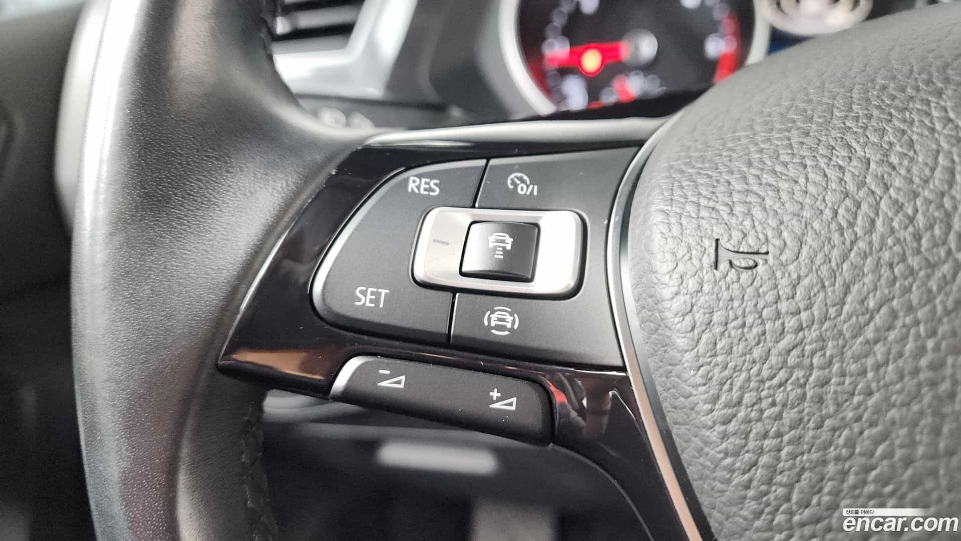 Tiguan Volkswagen 2020.10-OPTION-020