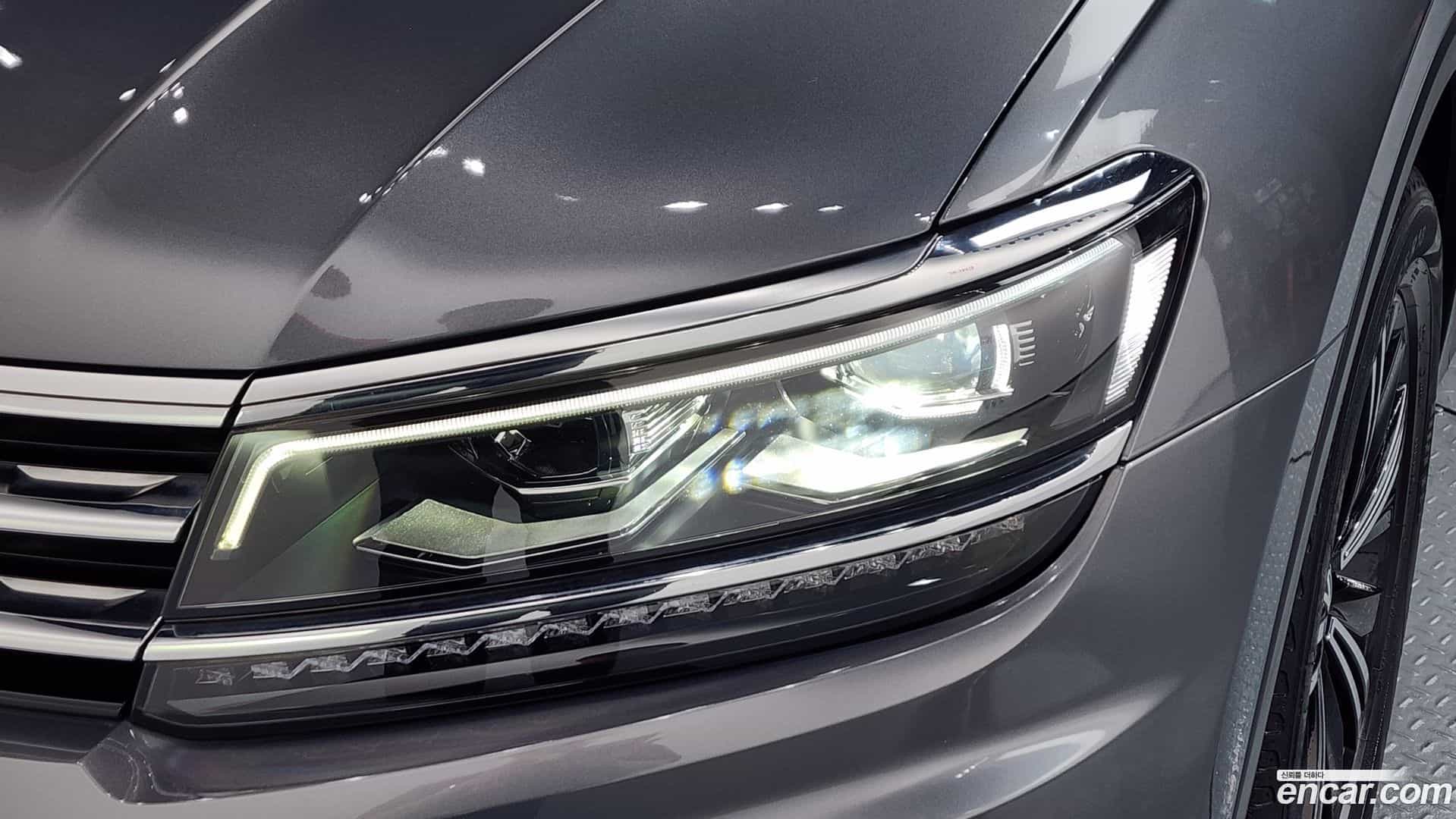 Tiguan Volkswagen 2020.10-OUTER-032