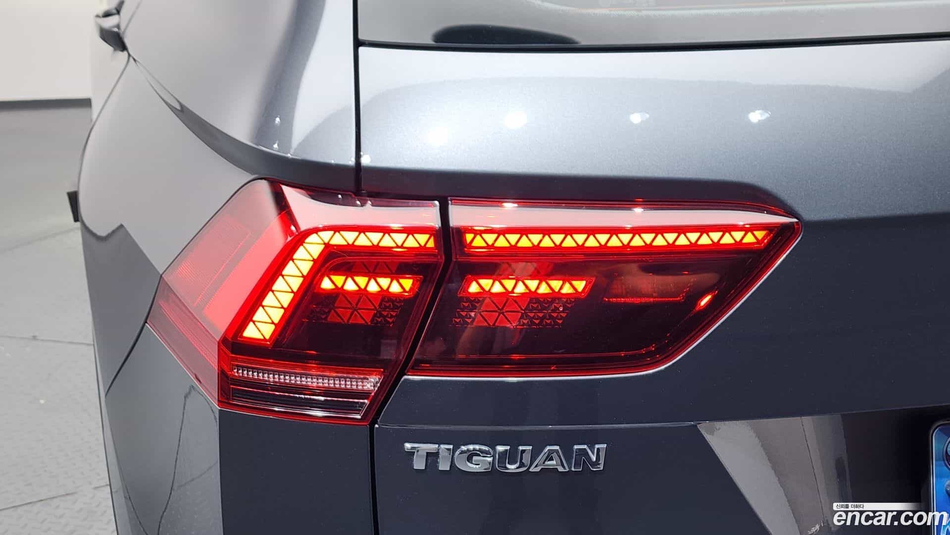 Tiguan Volkswagen 2020.10-OUTER-033