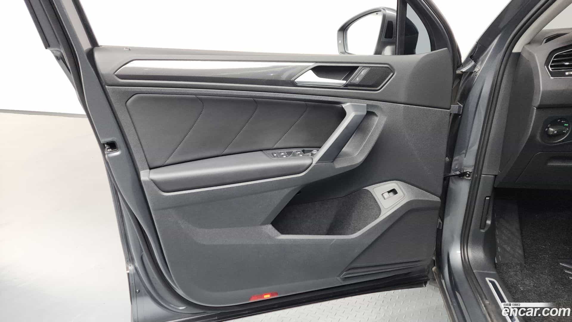 Tiguan Volkswagen 2020.10-INNER-034