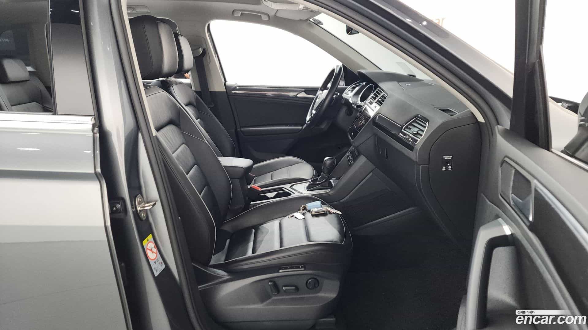 Tiguan Volkswagen 2020.10-INNER-036