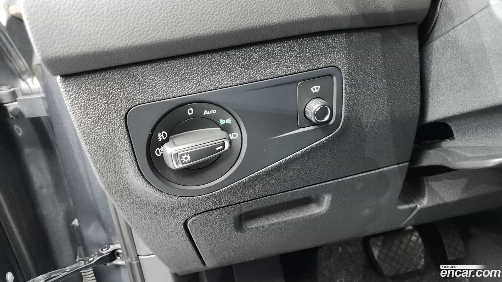 Tiguan Volkswagen 2020.10-OPTION-042