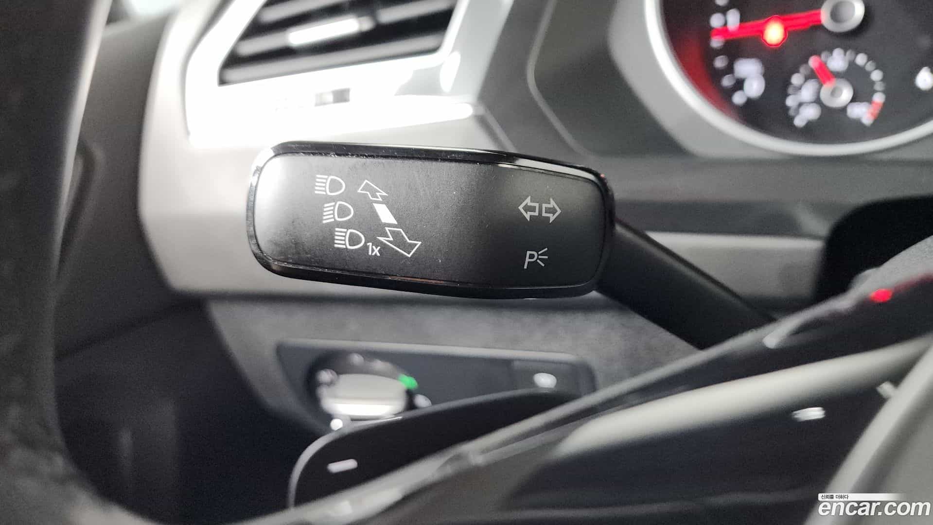 Tiguan Volkswagen 2020.10-OPTION-050