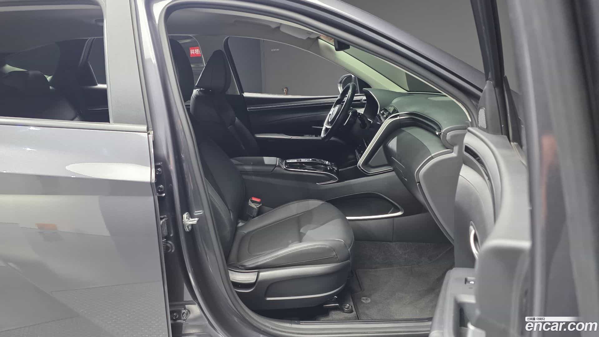 Tucson Hyundai 2022.1-INNER-036