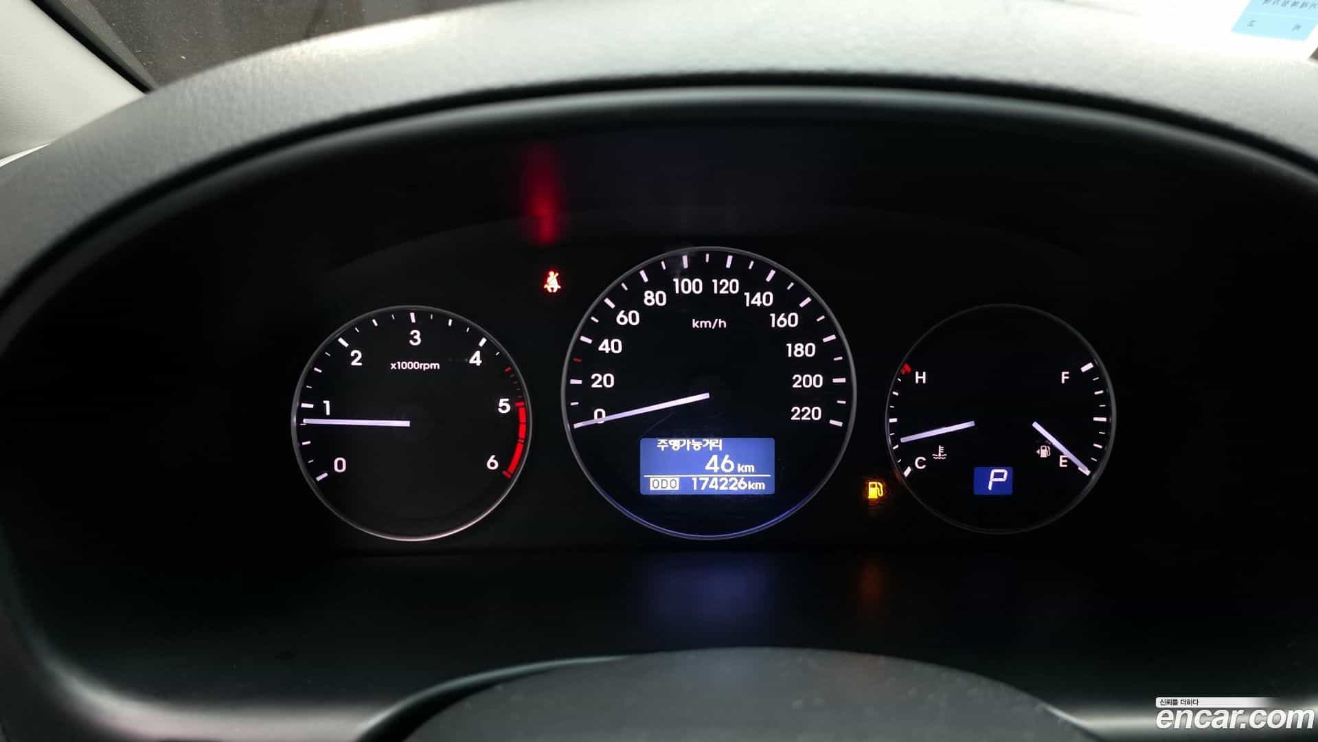 Starex Hyundai 2019.4-INNER-008