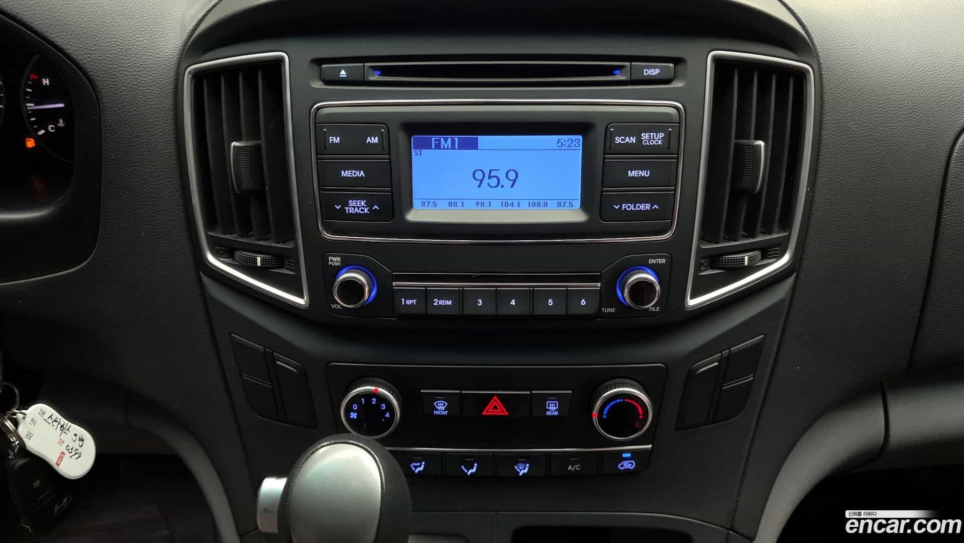 Starex Hyundai 2019.4-OPTION-020