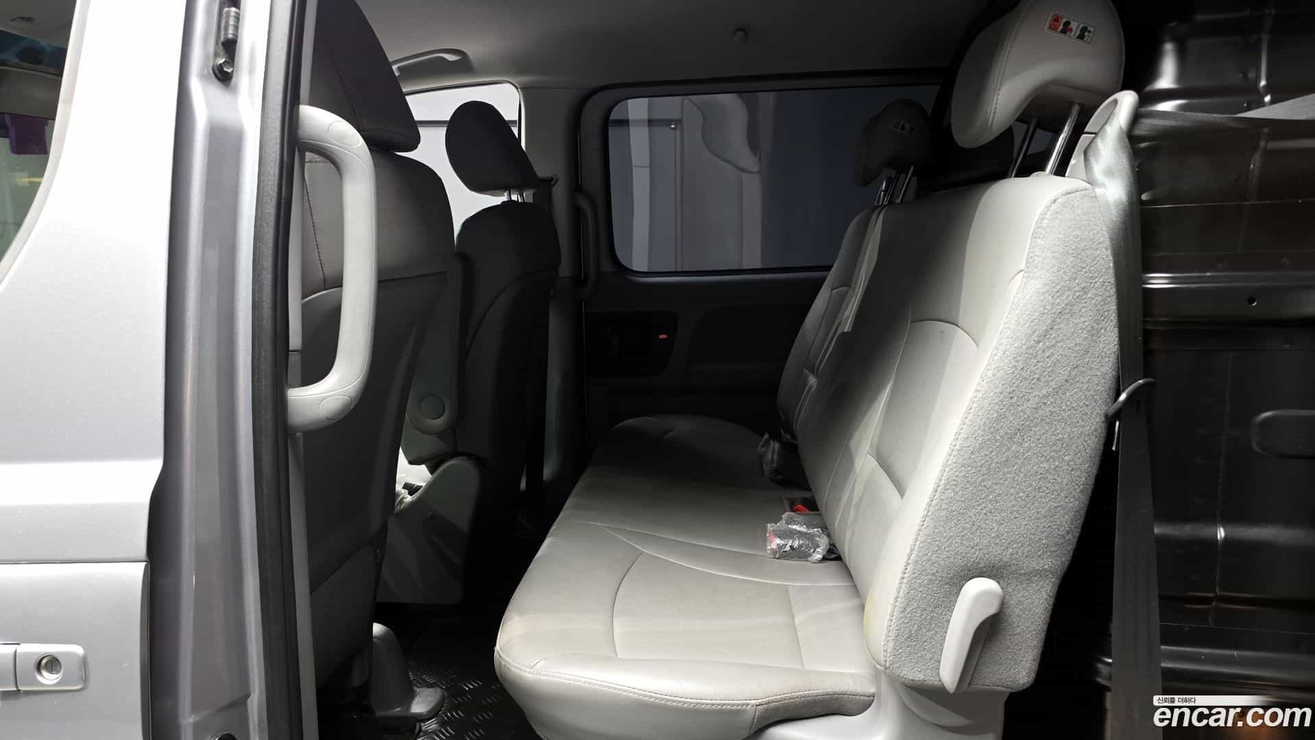 Starex Hyundai 2019.4-INNER-036